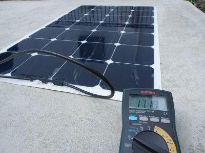 ソーラーパネルの電圧