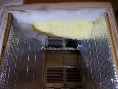 冷蔵庫断熱材の補充